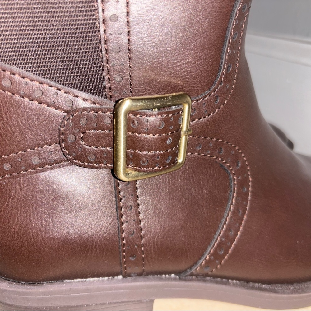 NWT St. Johns Bay Toysen Chocolate Knee High Boots Buckle Memory Foam - Picture 9 of 12